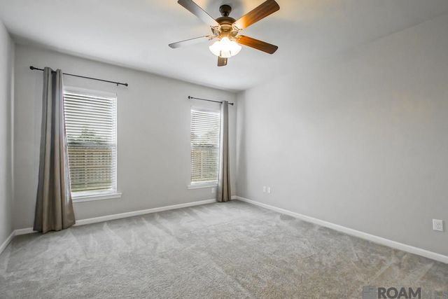 32463 Curtis Cove Ln, Denham Springs, LA 70706