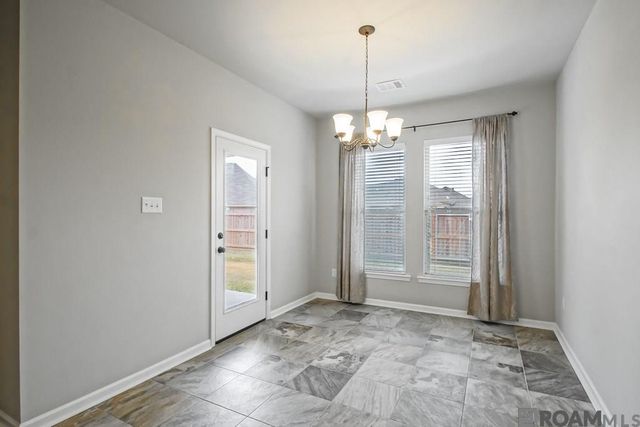 32463 Curtis Cove Ln, Denham Springs, LA 70706