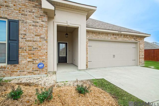 32463 Curtis Cove Ln, Denham Springs, LA 70706