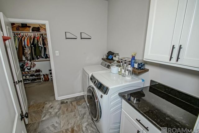 32463 Curtis Cove Ln, Denham Springs, LA 70706