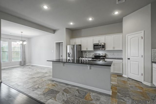 32463 Curtis Cove Ln, Denham Springs, LA 70706