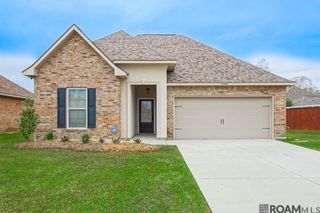 32463 Curtis Cove Ln, Denham Springs, LA 70706