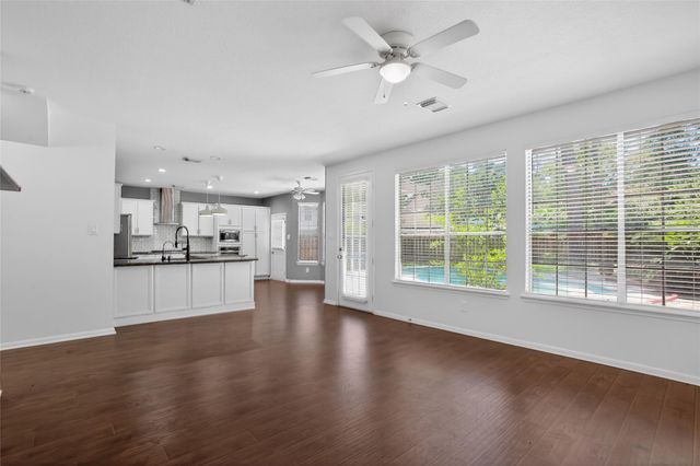 19 Heather Wisp, The Woodlands, TX 77381