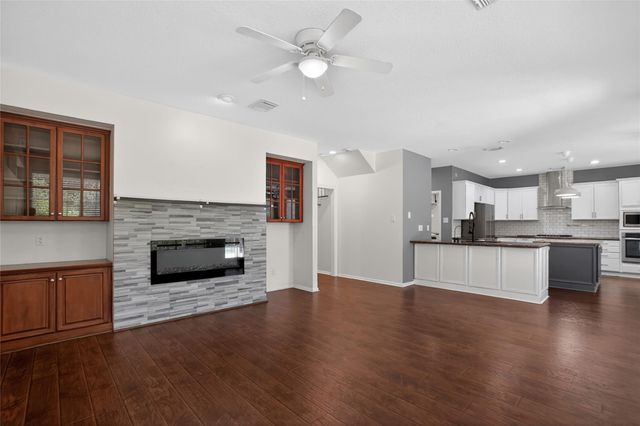 19 Heather Wisp, The Woodlands, TX 77381