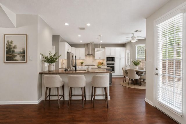 19 Heather Wisp, The Woodlands, TX 77381