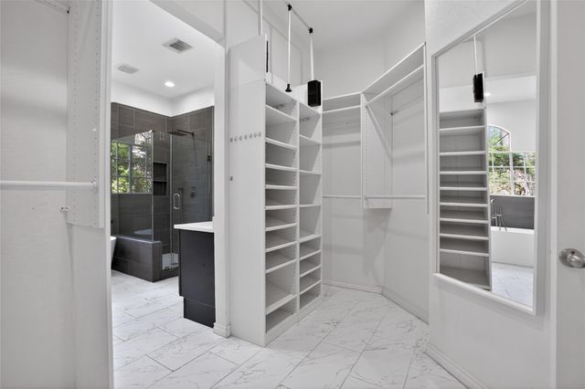 19 Heather Wisp, The Woodlands, TX 77381