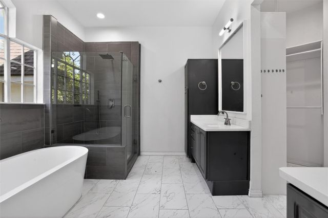 19 Heather Wisp, The Woodlands, TX 77381