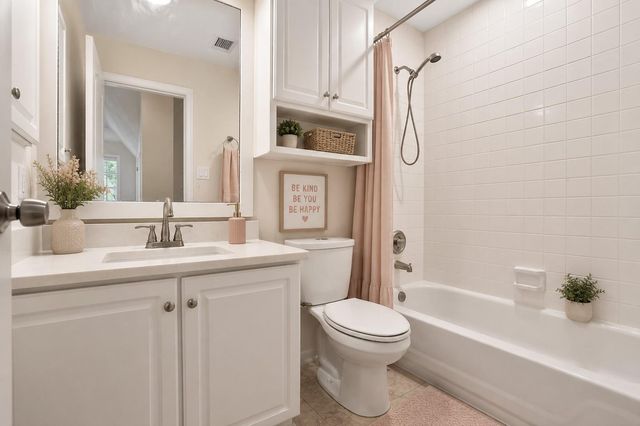 19 Heather Wisp, The Woodlands, TX 77381