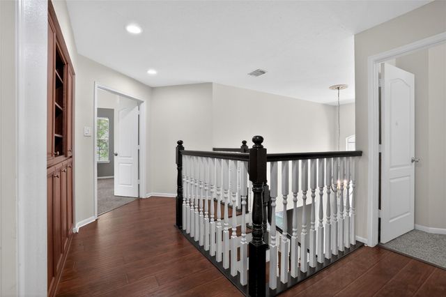 19 Heather Wisp, The Woodlands, TX 77381