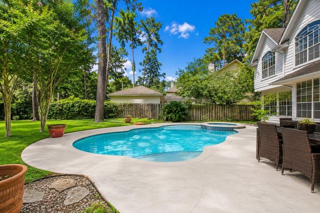 19 Heather Wisp, The Woodlands, TX 77381
