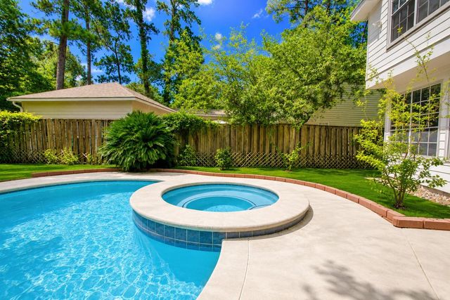 19 Heather Wisp, The Woodlands, TX 77381