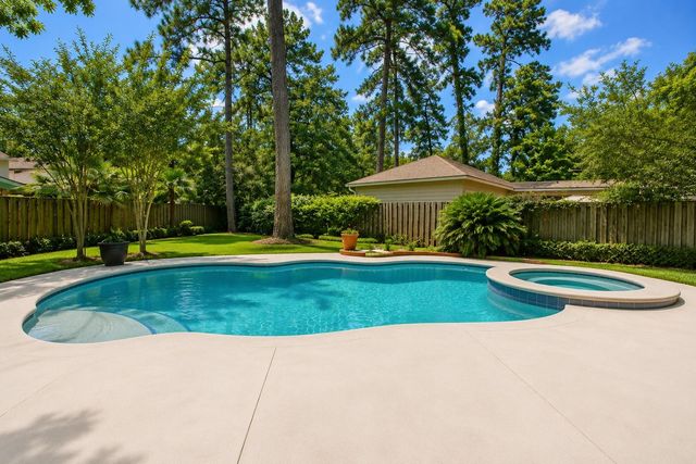 19 Heather Wisp, The Woodlands, TX 77381