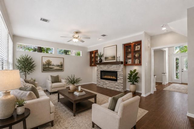 19 Heather Wisp, The Woodlands, TX 77381