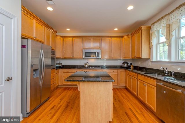 8 COMSTOCK LN, Skillman, NJ 08558