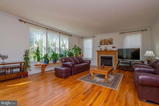 8 COMSTOCK LN, Skillman, NJ 08558