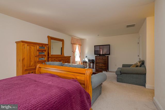 8 COMSTOCK LN, Skillman, NJ 08558