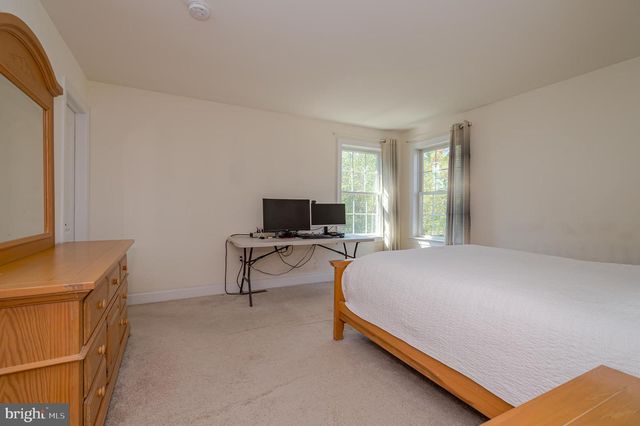 8 COMSTOCK LN, Skillman, NJ 08558