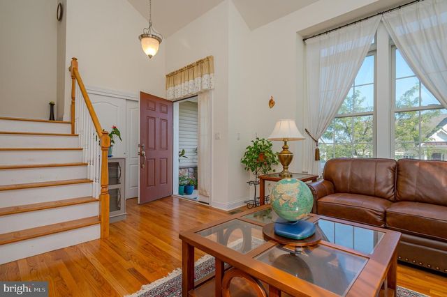 8 COMSTOCK LN, Skillman, NJ 08558