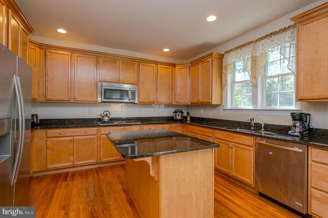 8 COMSTOCK LN, Skillman, NJ 08558