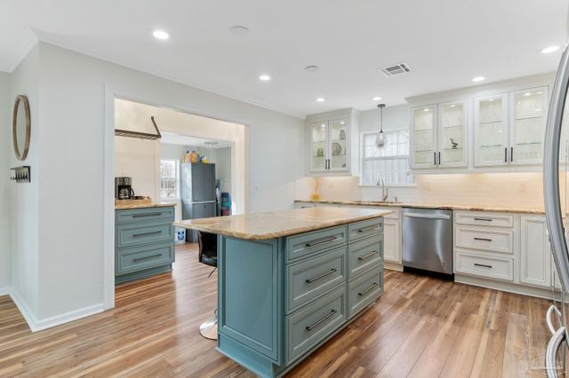 2750 Mercado Dr, Pensacola, FL 32507