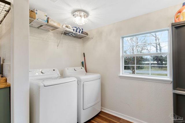 2750 Mercado Dr, Pensacola, FL 32507