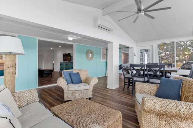 2750 Mercado Dr, Pensacola, FL 32507