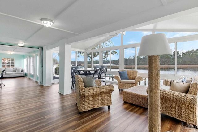 2750 Mercado Dr, Pensacola, FL 32507