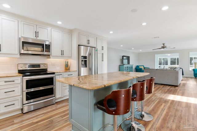 2750 Mercado Dr, Pensacola, FL 32507