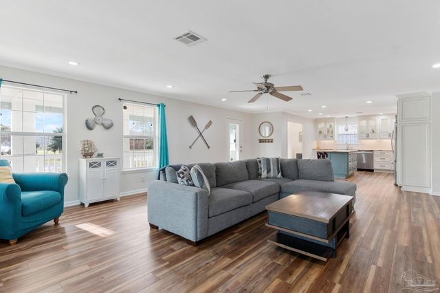 2750 Mercado Dr, Pensacola, FL 32507