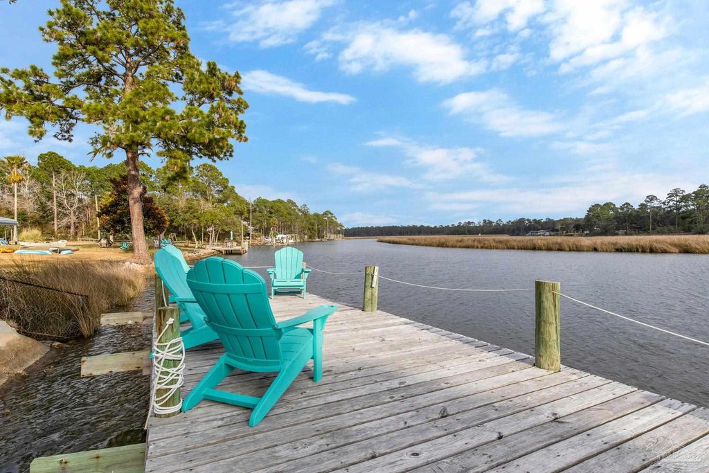 2750 Mercado Dr, Pensacola, FL 32507