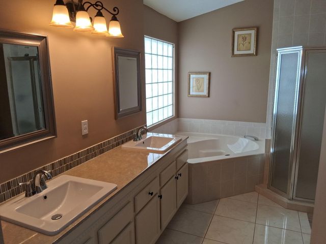 231 Preserve Ct, Royal Palm Beach, FL 33411