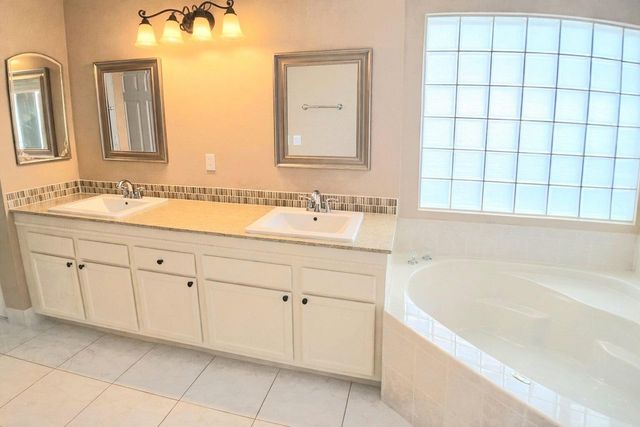 231 Preserve Court, Royal Palm Beach, FL 33411