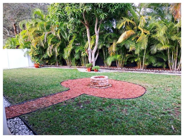 231 Preserve Court, Royal Palm Beach, FL 33411