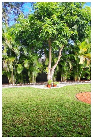 231 Preserve Court, Royal Palm Beach, FL 33411
