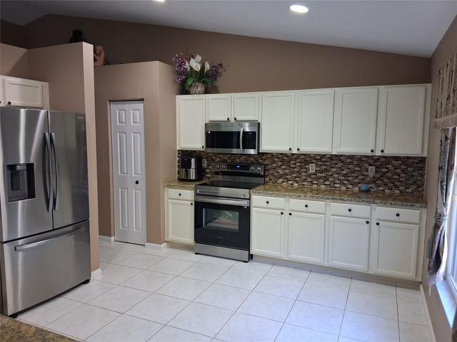 231 Preserve Ct, Royal Palm Beach, FL 33411