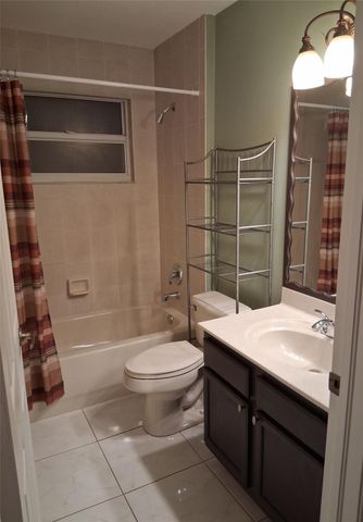 231 Preserve Ct, Royal Palm Beach, FL 33411