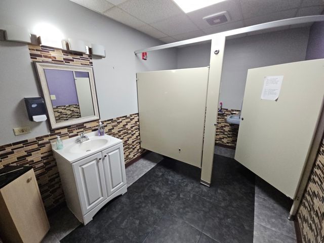 455 E MAIN Street, East Dundee, IL 60118