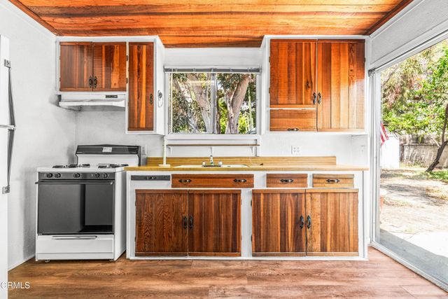 861 Monterey Road, Glendale, CA 91206