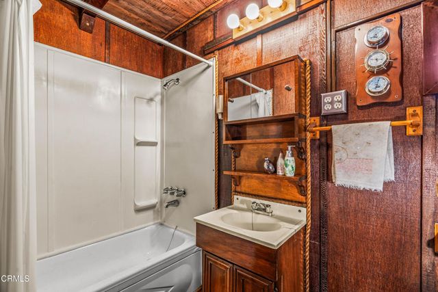861 Monterey Road, Glendale, CA 91206