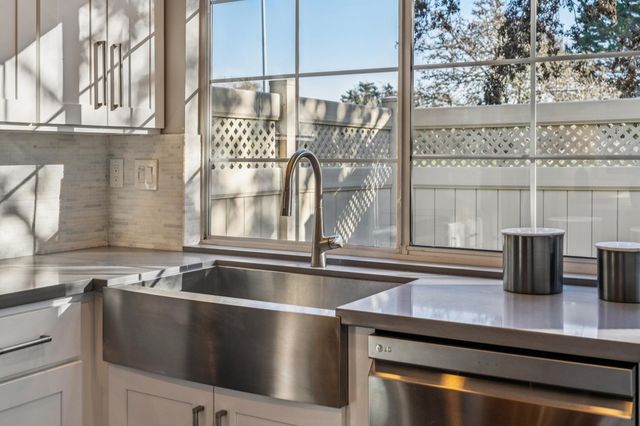 2520 2520 Beach Head Way, Richmond, CA 94804