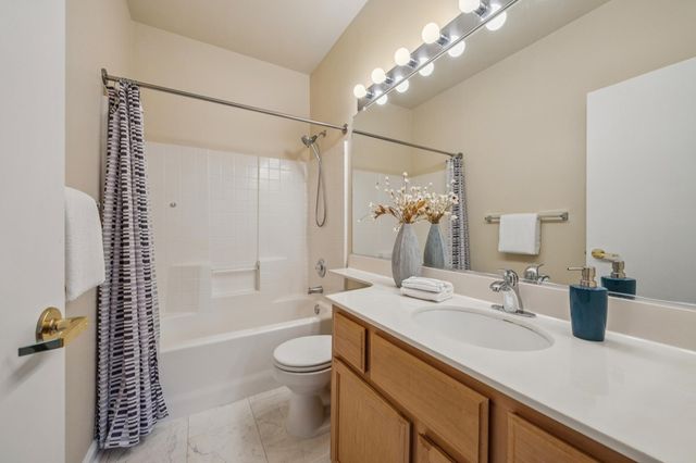 2520 2520 Beach Head Way, Richmond, CA 94804