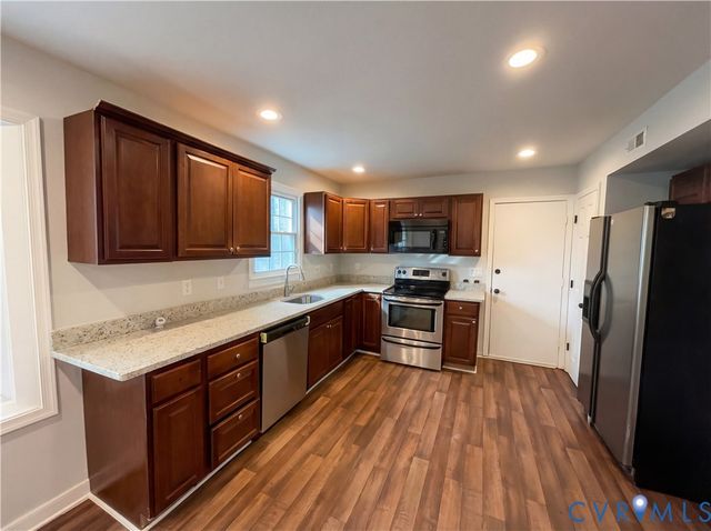 13905 Cedar Cliff Ct, Chester, VA 23831