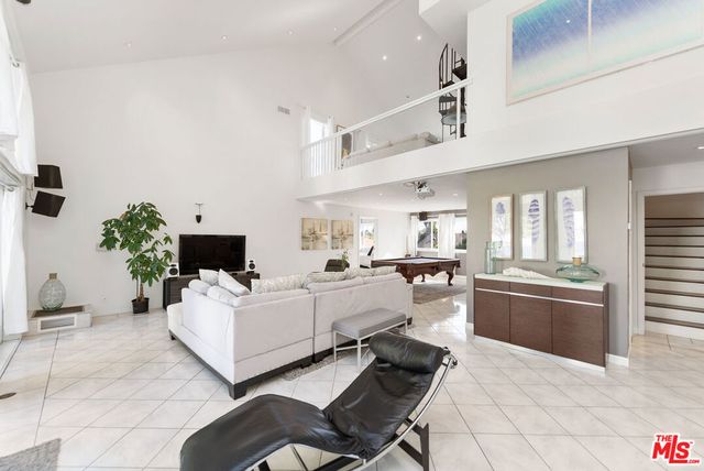 3245 Provon Lane, Los Angeles, CA 90034