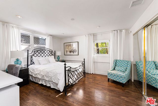 3245 Provon Lane, Los Angeles, CA 90034