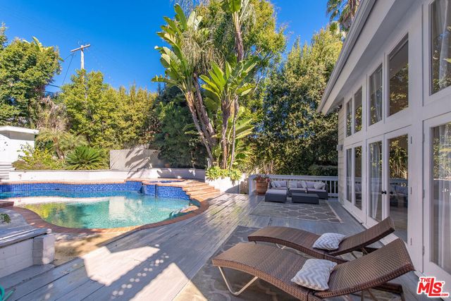 3245 Provon Lane, Los Angeles, CA 90034