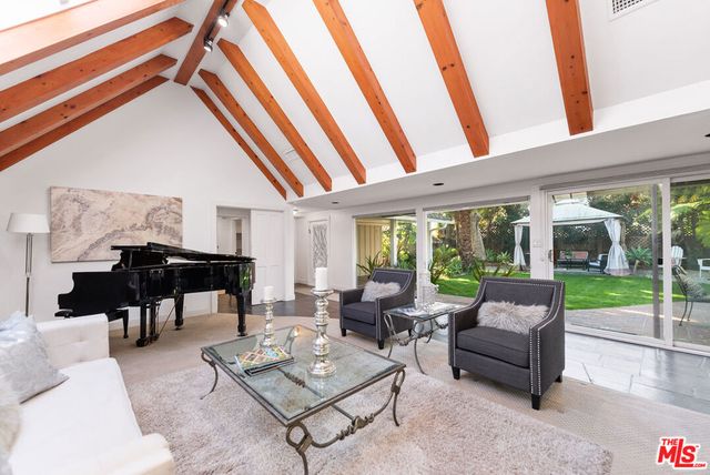 3245 Provon Lane, Los Angeles, CA 90034