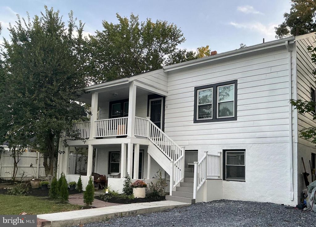 Image 1 of property listing at 824 PHILADELPHIA AVE, Silver Spring, MD 20910