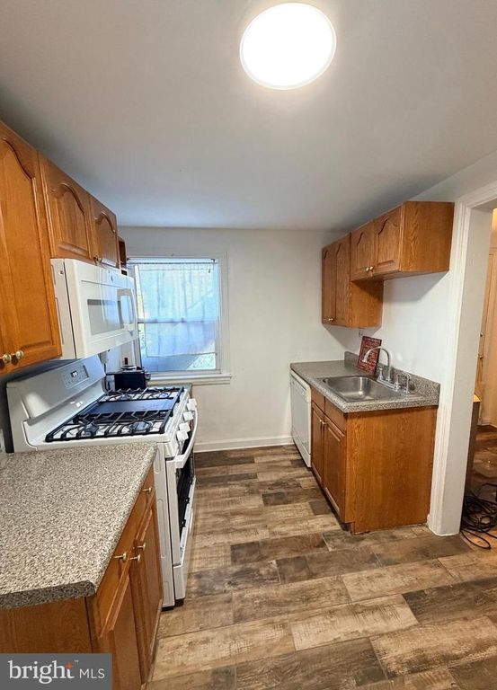 Image 20 of property listing at 824 PHILADELPHIA AVE, Silver Spring, MD 20910