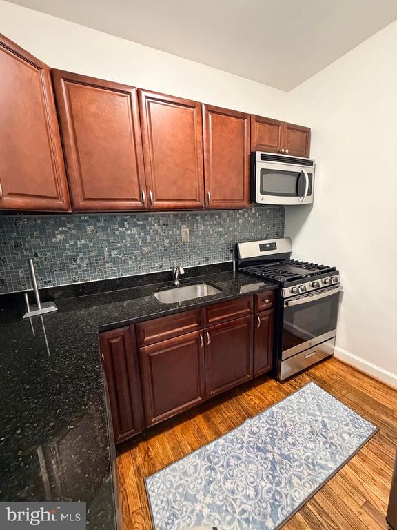 Image 5 of property listing at 824 PHILADELPHIA AVE, Silver Spring, MD 20910