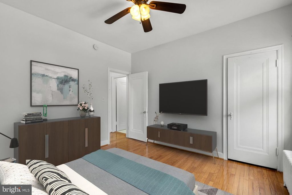 Image 8 of property listing at 824 PHILADELPHIA AVE, Silver Spring, MD 20910